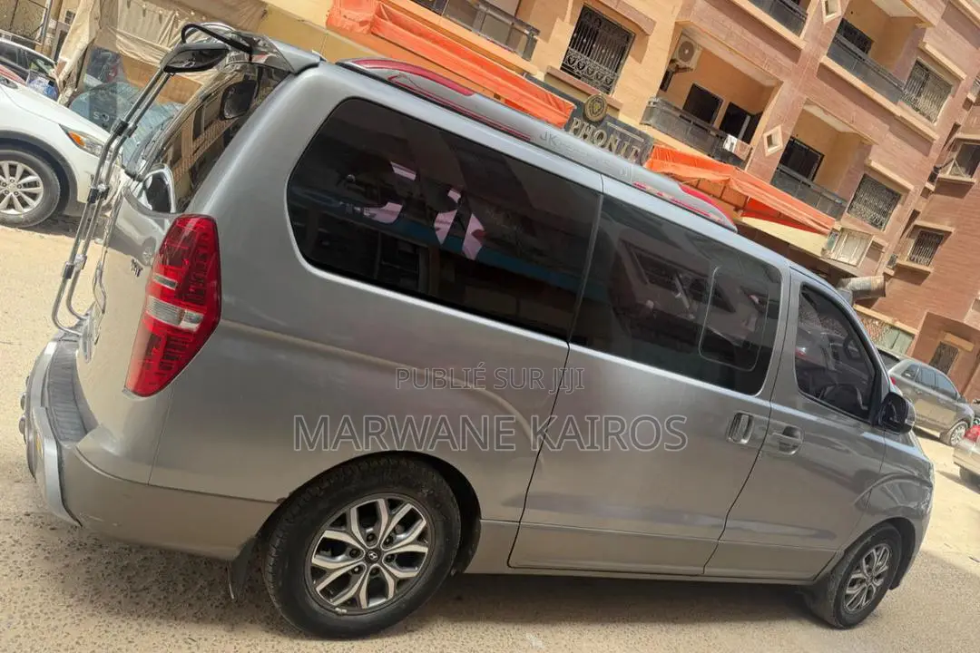 Hyundai Starex 2018 Gris