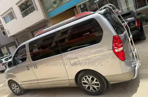 Hyundai Starex 2018 Gris