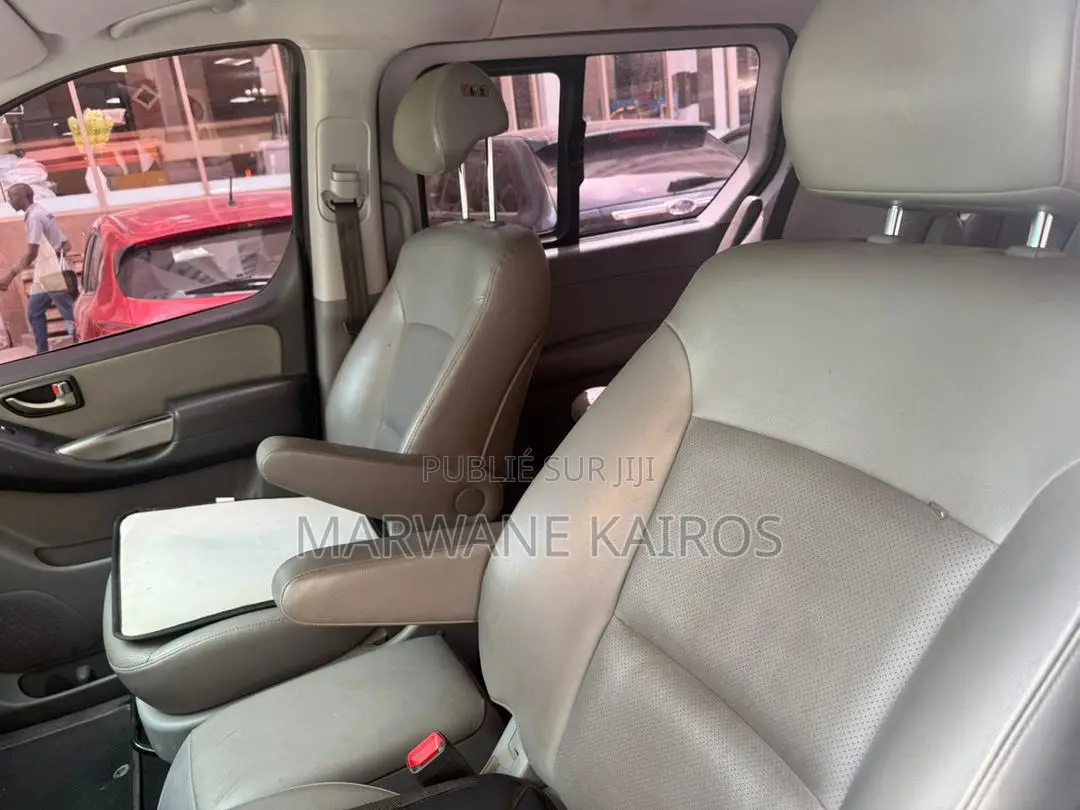 Hyundai Starex 2018 Gris