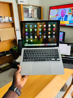 New Apple MacBook Air 2020 M1 8GB Apple M1 SSD 256GB