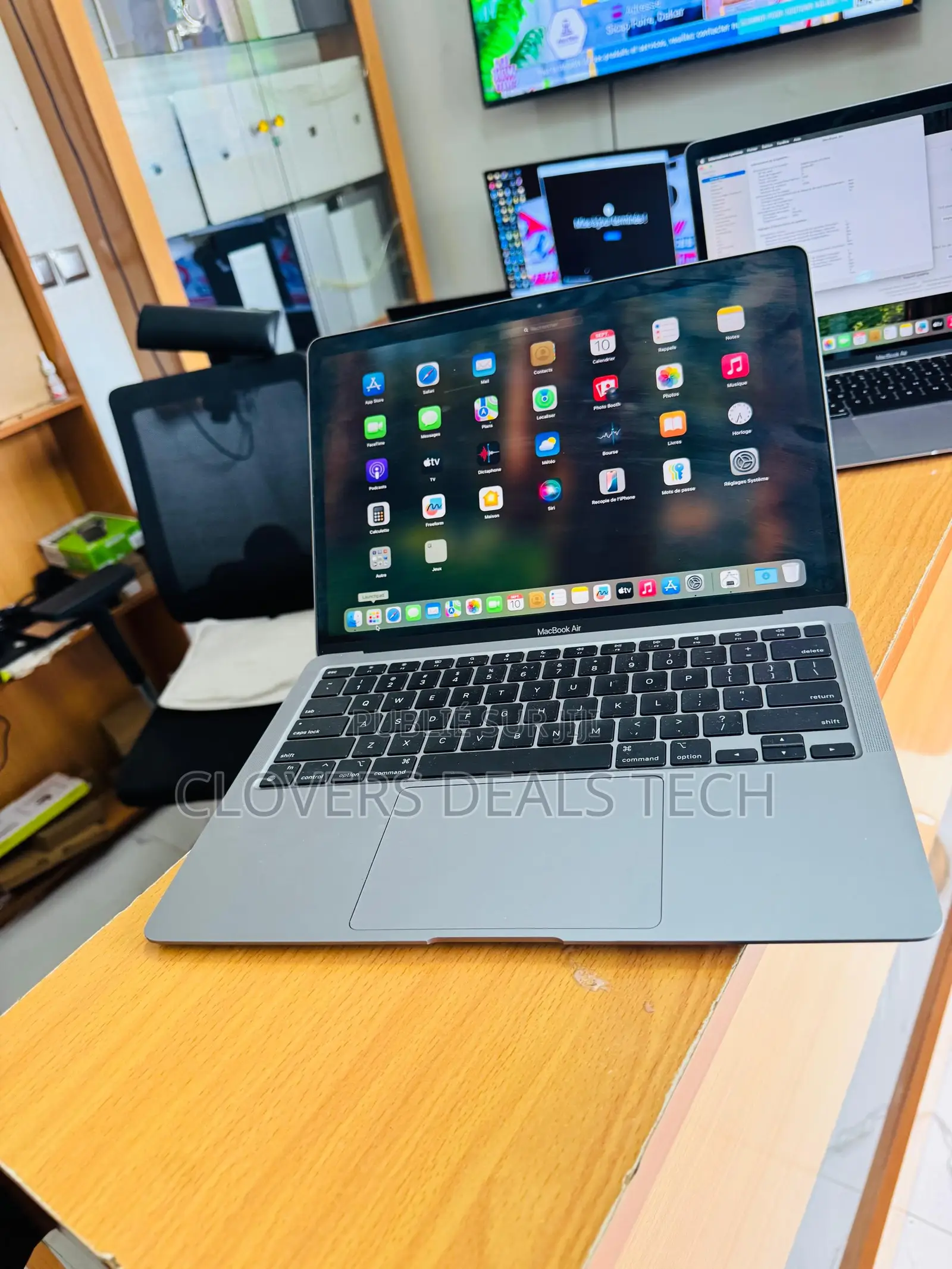 New Apple MacBook Air 2020 M1 8GB Apple M1 SSD 256GB