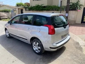 Peugeot 5008 2013 Gris