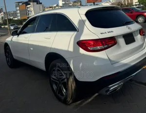 Photo - Mercedes-Benz GLE-Class 2018 Blanc
