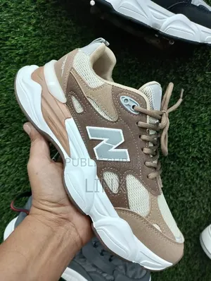 Photo - New Balance Chunky Gris Blanc Disponible