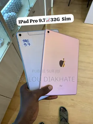 Photo - New Apple iPad 5 (2022) 32 GB Gris