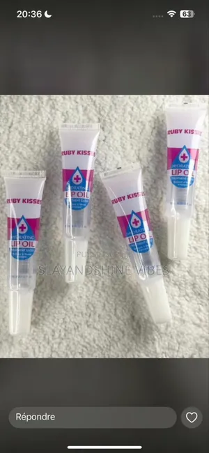 Photo - Lip Gloss Serum