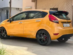Ford Fiesta 2013 Jaune