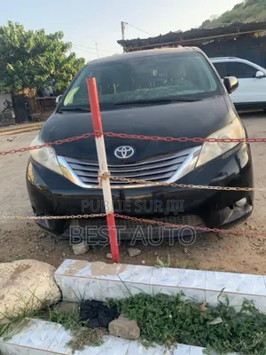 Toyota Sienna 2016 Black