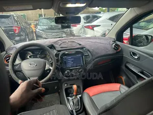 Renault Clio 2017 Black