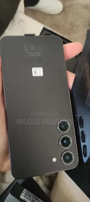 Photo - New Samsung Galaxy S23 256 GB Black