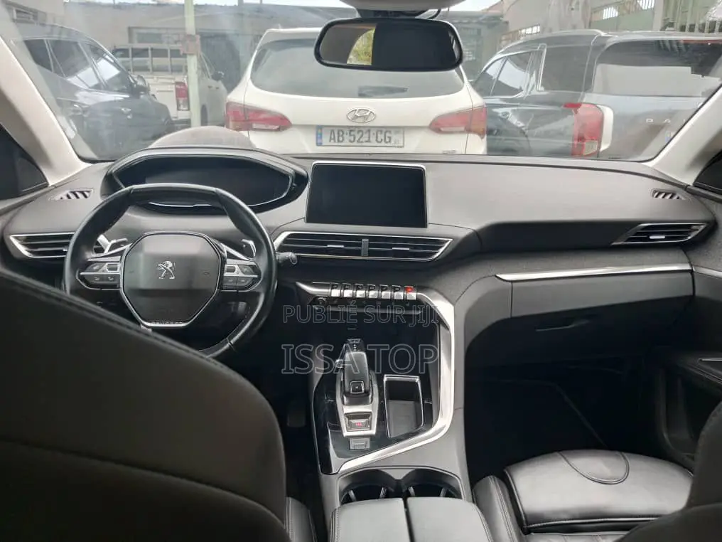 Peugeot 5008 2020 Gris