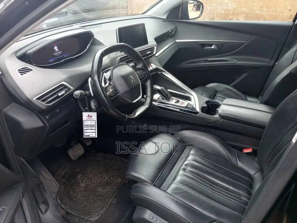 Peugeot 5008 2020 Gris