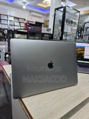 Ordinateur Portable Apple MacBook Pro 2018 16GB Intel Core I7 SSD 256GB