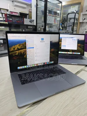 Ordinateur Portable Apple MacBook Pro 2018 16GB Intel Core I7 SSD 256GB