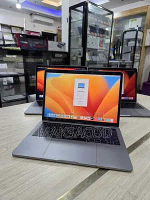 Photo - Ordinateur Portable Apple MacBook Pro 2017 16GB Intel Core I7 SSD 512GB