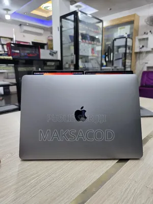 Ordinateur Portable Apple MacBook Pro 2017 16GB Intel Core I7 SSD 512GB