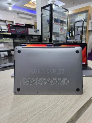 Ordinateur Portable Apple MacBook Pro 2017 16GB Intel Core I7 SSD 512GB