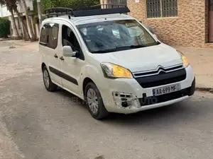 Photo - Citroen Berlingo 2017 Blanc