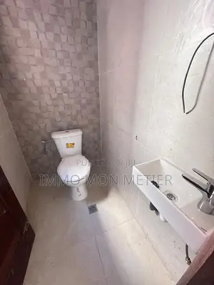 3chbre Appartement dans Appartement F4 À, Ouakam à Louer