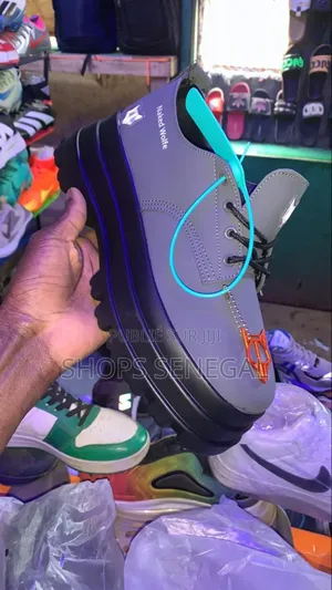 Photo - Naked Wolfe Bold Step