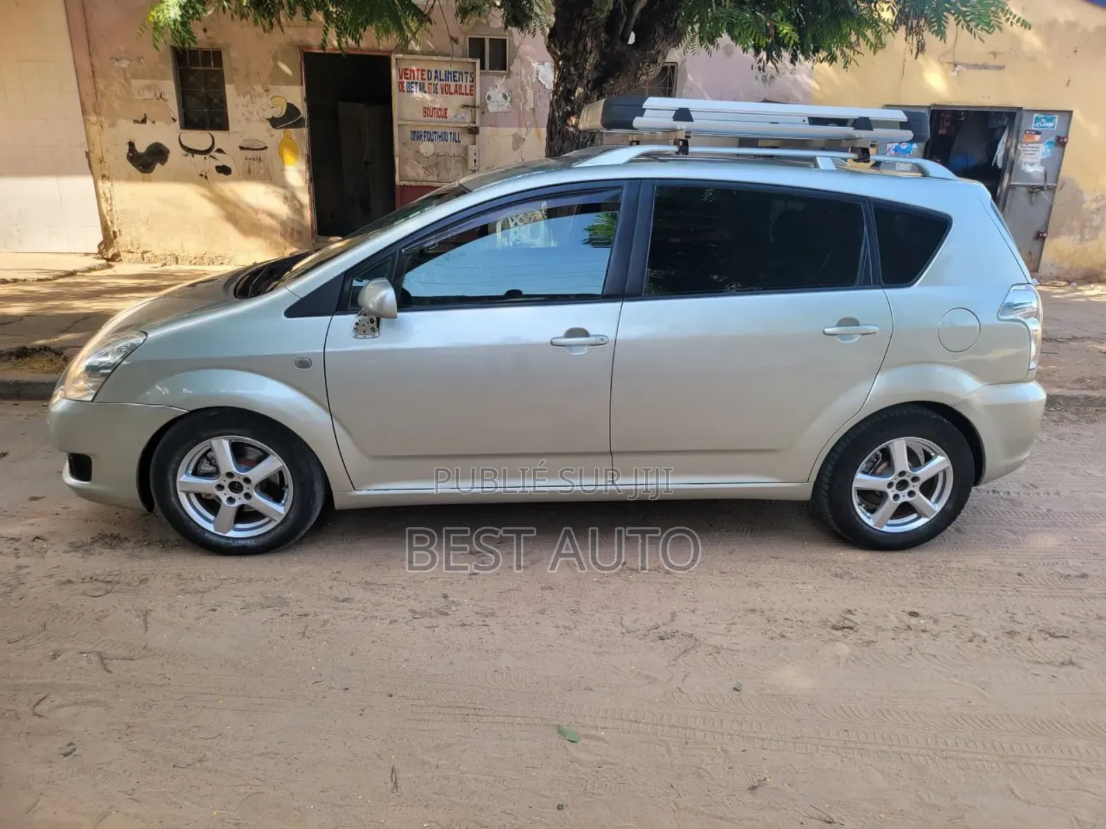 Toyota Verso 2010 Blue