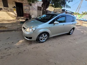 Toyota Verso 2010 Blue