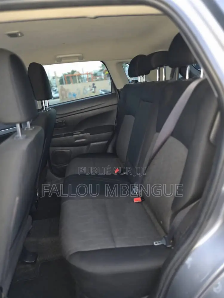 Mitsubishi RVR 2021 Gris