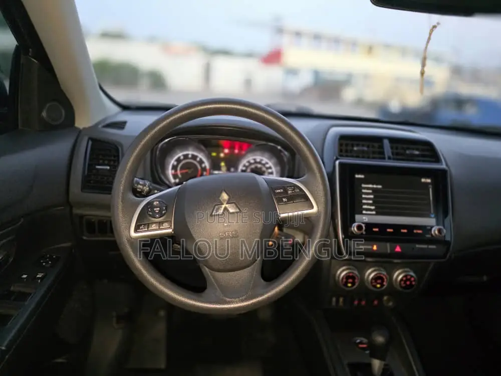 Mitsubishi RVR 2021 Gris