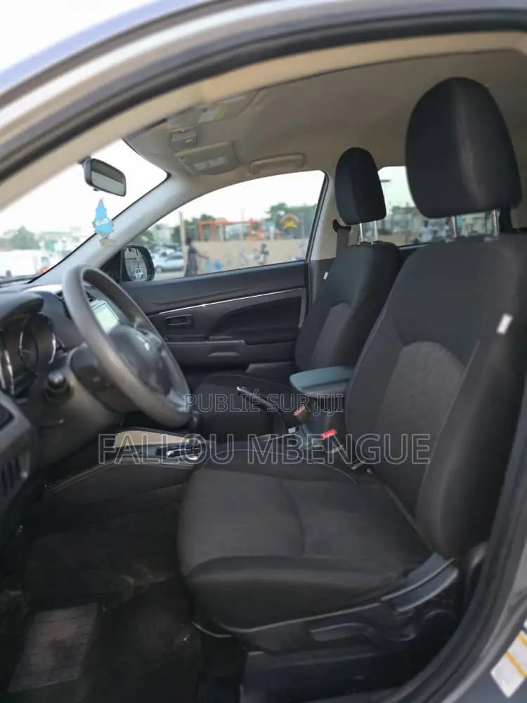 Mitsubishi RVR 2021 Gris