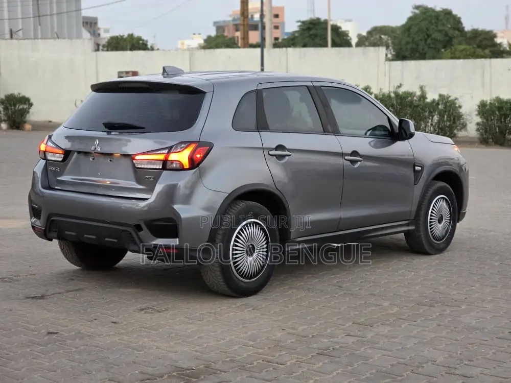 Mitsubishi RVR 2021 Gris