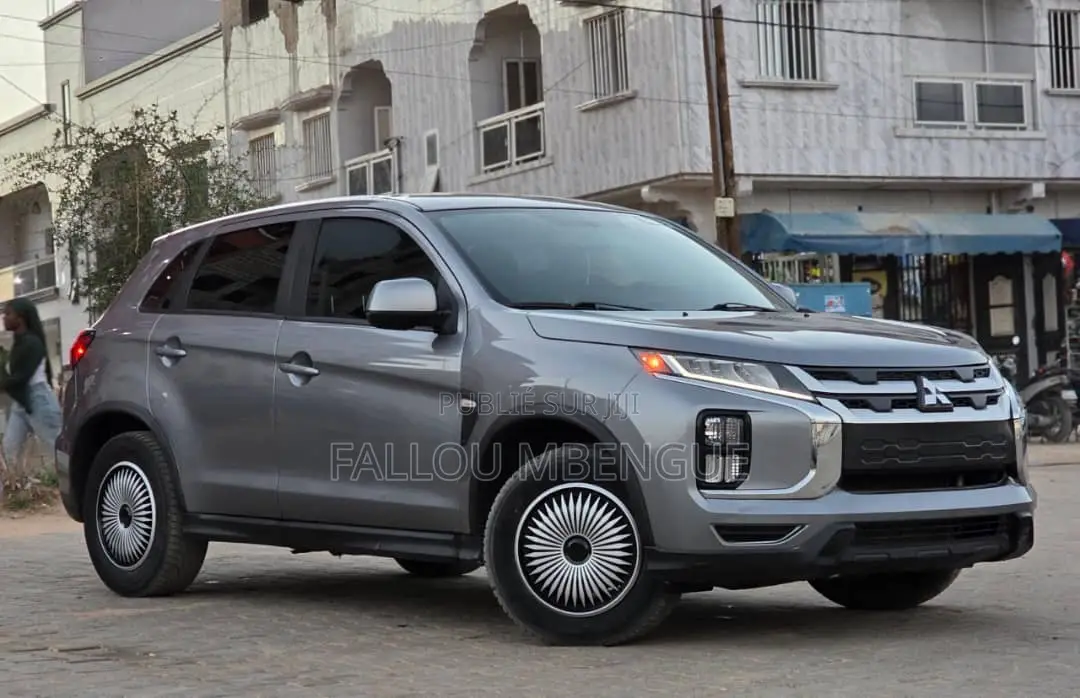 Mitsubishi RVR 2021 Gris