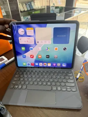 Photo - New Ordinateur De Bureau 8GB Apple M4 Pro HDD+SSD 256GB