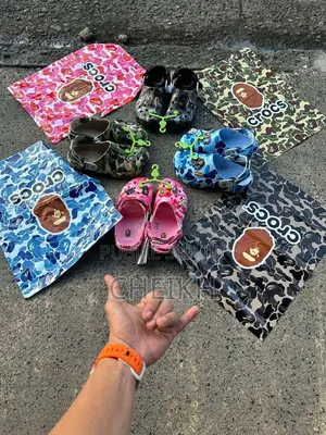 Photo - Crocs Bape