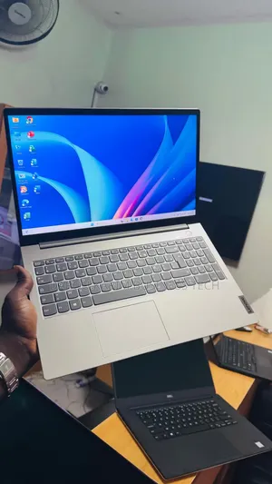 New Lenovo ThinkBook 15 16GB Intel Core I7 SSD 512GB