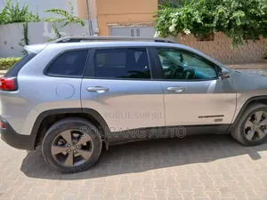 Jeep Cherokee Latitude 4x4 2016 Gris