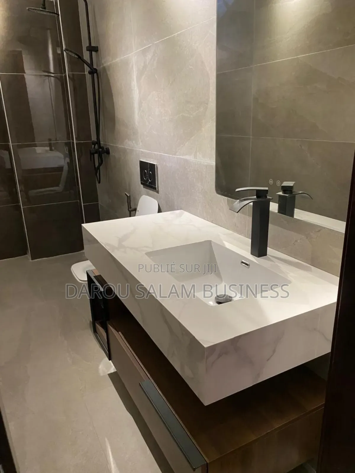 Furnished 3chbre Appartement dans Alka, Yoff à Vendre