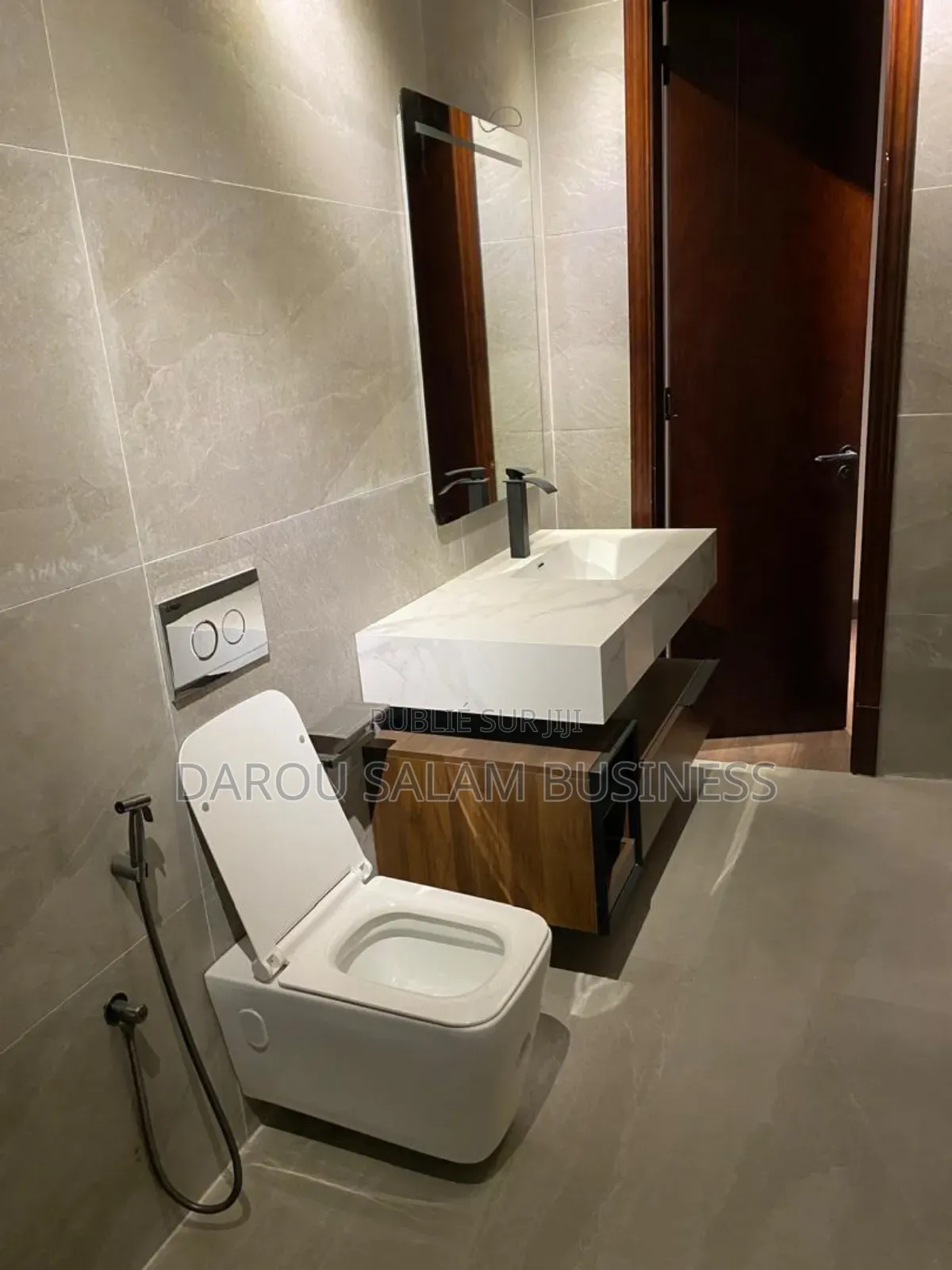 Furnished 3chbre Appartement dans Alka, Yoff à Vendre