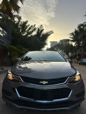 Chevrolet Cruze 2018 Gris
