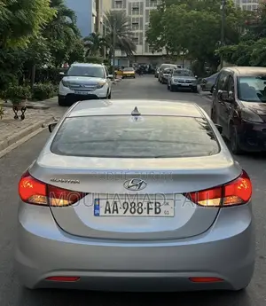 Hyundai Elantra SE Coupe FWD (1.8L 4cyl 6A) 2013 Gris