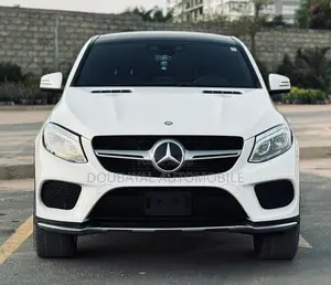 Photo - Mercedes-Benz GLE-Class GLE 350 2016 Black