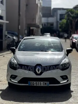 Photo - Renault Clio 2017 Blanc cassé