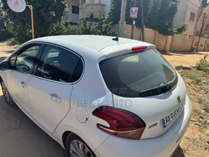 Photo - Peugeot 208 2016 Blanc