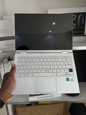 Photo - New Samsung Galaxy Book3 360 15 NP750QFG 8GB Intel Core I5 SSD 256GB