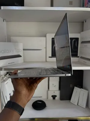 New Apple MacBook Air 2020 M1 8GB Apple M1 SSD 256GB