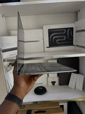 New Apple MacBook Air 2020 M1 8GB Apple M1 SSD 256GB