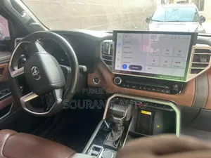 Toyota Tundra Limited CrewMax 6.5' Bed 2023 Blue