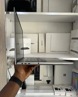 New HP ZBook Firefly 16 G10 32GB Intel Core I7 SSD 512GB