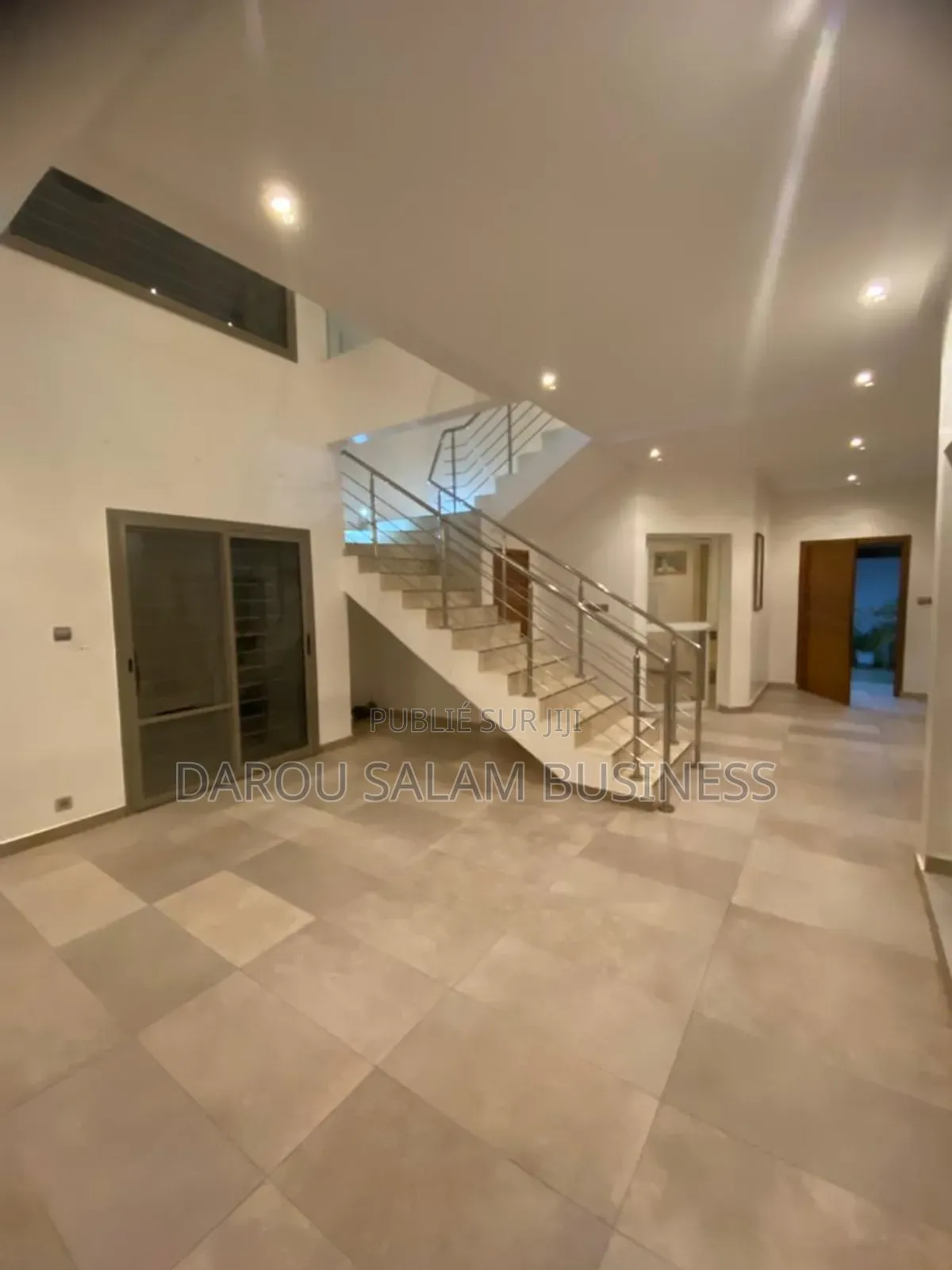 6chbre Maison dans Mamelles, Yoff à Louer