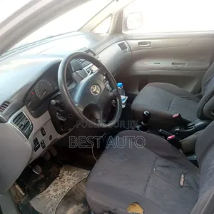 Toyota Avensis 2008 Gris