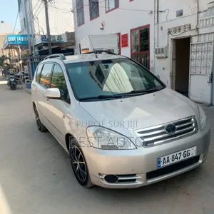 Toyota Avensis 2008 Gris
